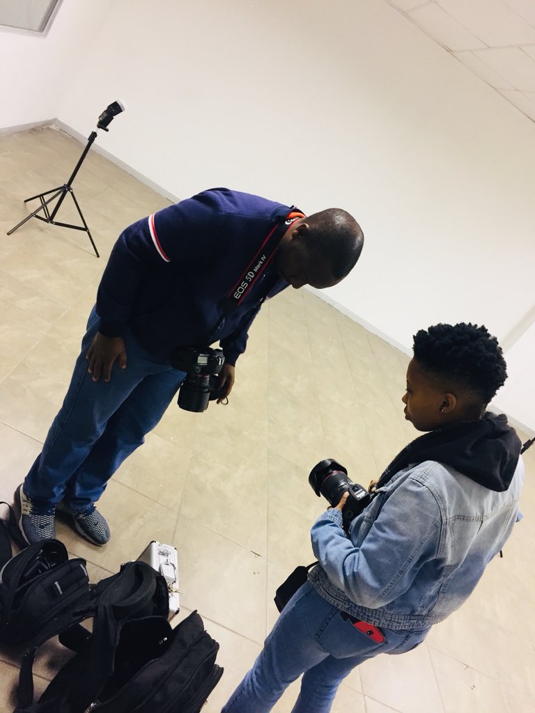 thapartypapi's tweet photo. Setup complete! We jumping into the #YaronaFMPopUpSession till 6pm! Swing by @TheRealYaronaFM studios and hangout with your favourite Yarona FM Presenters and BW Musicians 🇧🇼 #TheLastRide #TheLastLevel #NewLineUpPhotoshoot https://t.co/11eFarRGXe