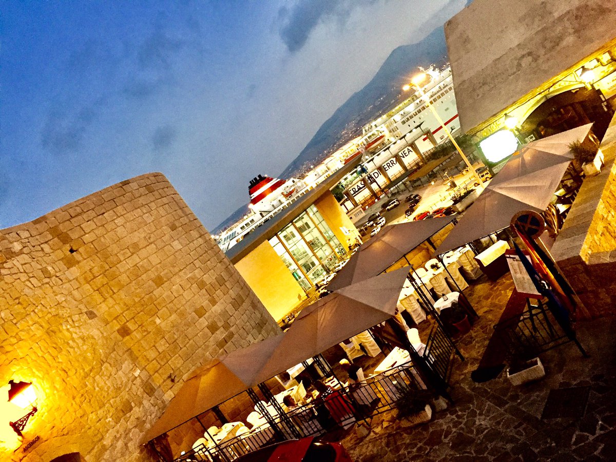 revistaZoco's tweet photo. Este #mercadoCarlosV ven a #laMuralla https://t.co/4NO0NIOevz