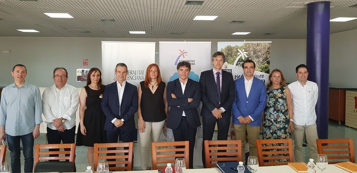 <a href="/isabelvgn/">Isabel Gonzalez</a>, presidenta de <a href="/hotelesalicante/">Hoteles de Alicante</a> participa en el Foro de Hospitalidad de <a href="/alicanteplaza/">Alicante Plaza</a> y @gva_turisme, junto a <a href="/FraColomer/">Francesc Colomer</a>, <a href="/GastroAlicante/">APEHA FEHPA Alicante</a>, <a href="/gascojl/">Jose Luis Gascó</a>, <a href="/tonofrancom/">tono franco martínez</a>, <a href="/MuseoMUBAG/">MUBAG</a>, <a href="/nemesiovillena/">Nemesio J. Navalon G</a> y Samuel Martínez
