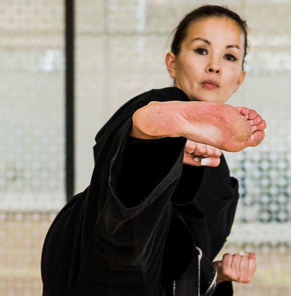 bytomictkd's tweet photo. Photo by @alexis_jaworski Technique of the week! Side Kick (Yop Chagi)⠀
________⠀
A Side Kick is performed by turning the body sideways with the hip turned slightly over; chamber the kicking leg diagonally across the body, then extend the leg in a li… https://t.co/1ltlbllbMn https://t.co/SZ23xqxYhx