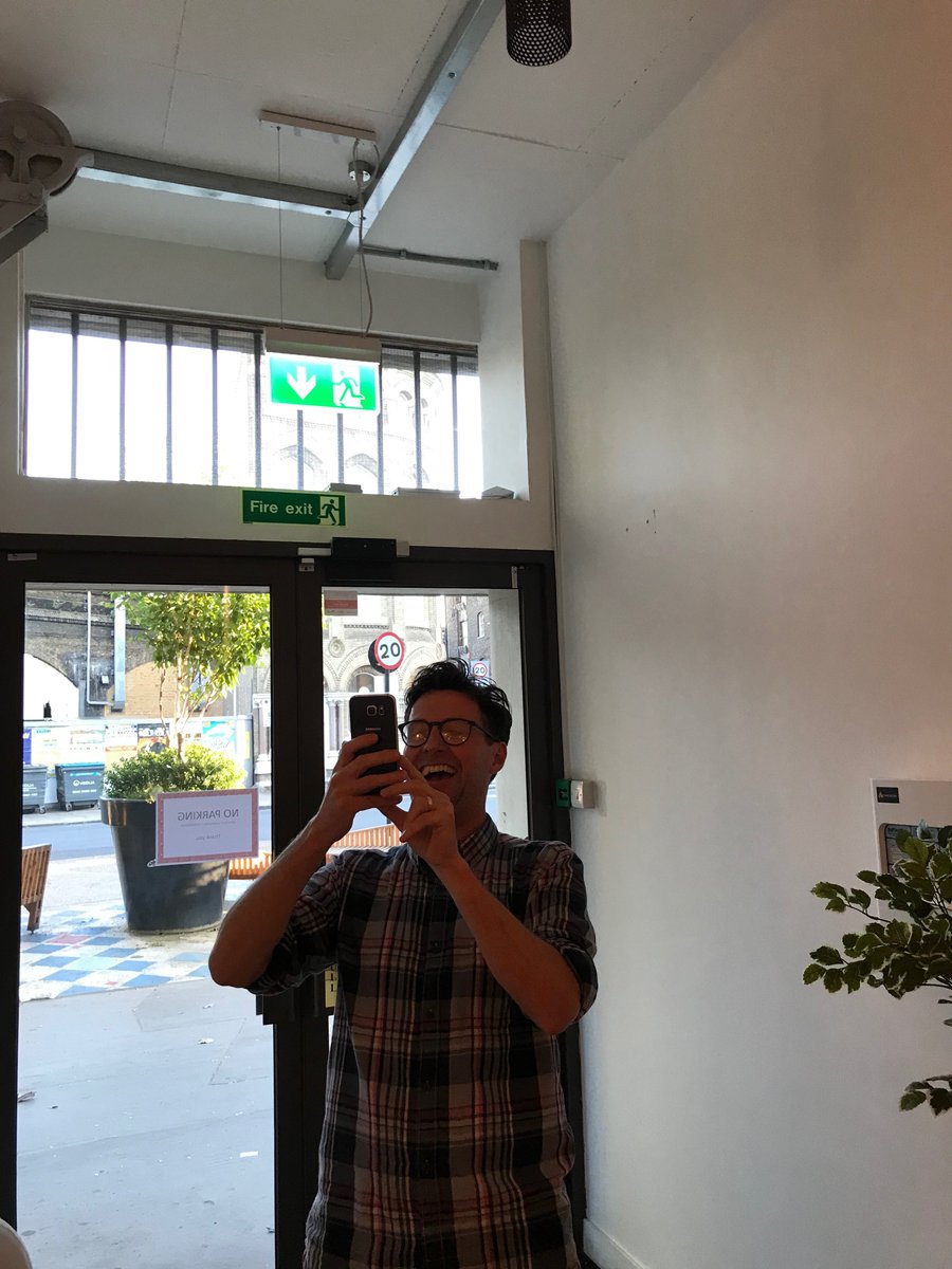 etspr's tweet image. Great job last night as Quiz Master at @themongergames  @PatrickMcGuigan Hope you managed to get your train home last night!