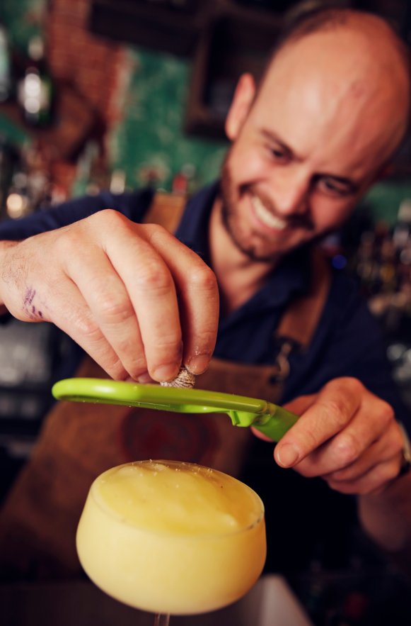 Een Piña Colada kan ook níét mierzoet, maar uitgebalanceerd en subtiel zijn. Check @abnicholls' recept en uitleg op #MissetHoreca
missethoreca.nl/cafe/artikel/2…