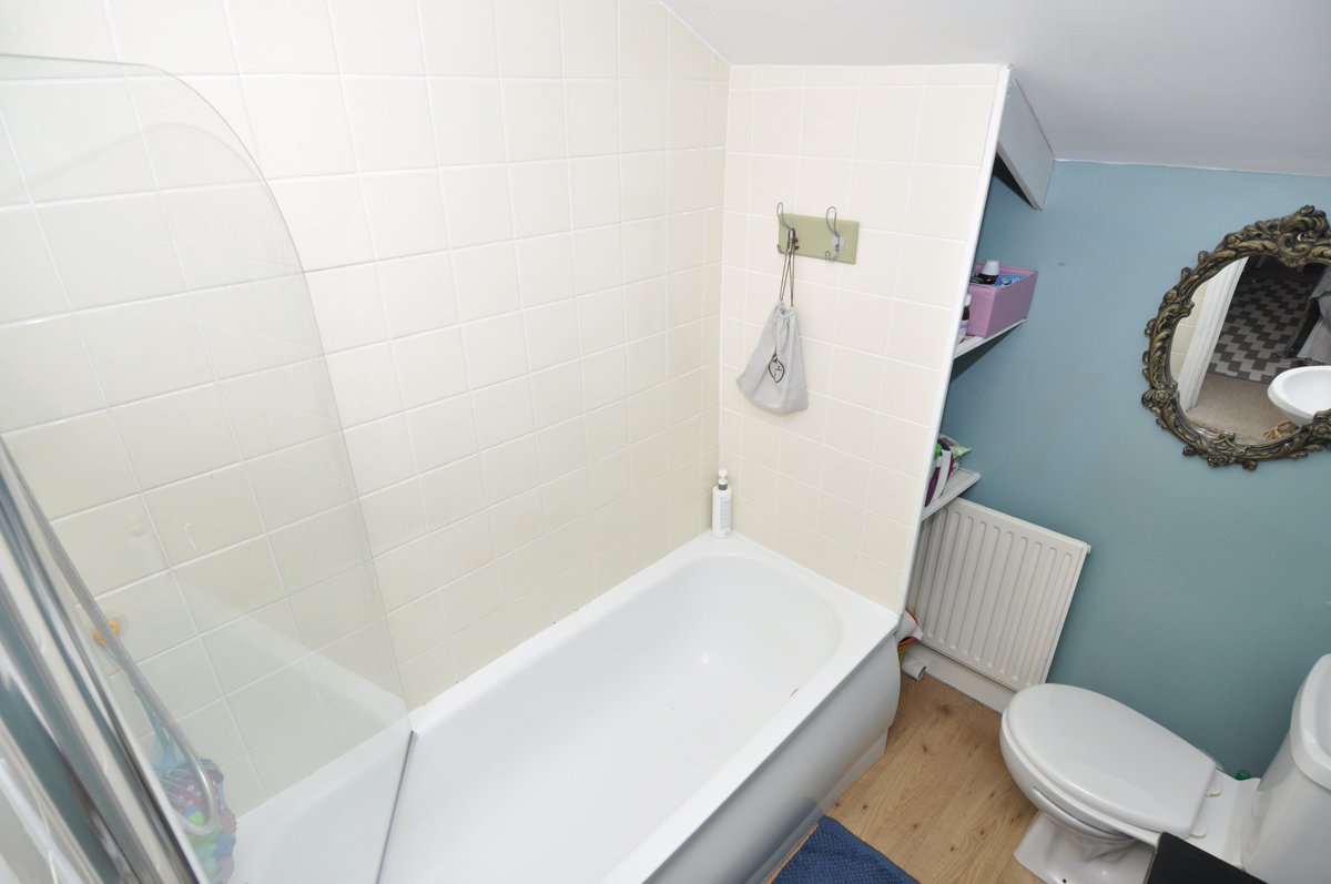 tigerpropertyp's tweet photo. Beautiful 2 bedroom terrace available July in #WestDidsbury #Manchester 2 double bedrooms with ensuites. Popular location. https://t.co/6T39jBbeOV https://t.co/szHHkgRpOy