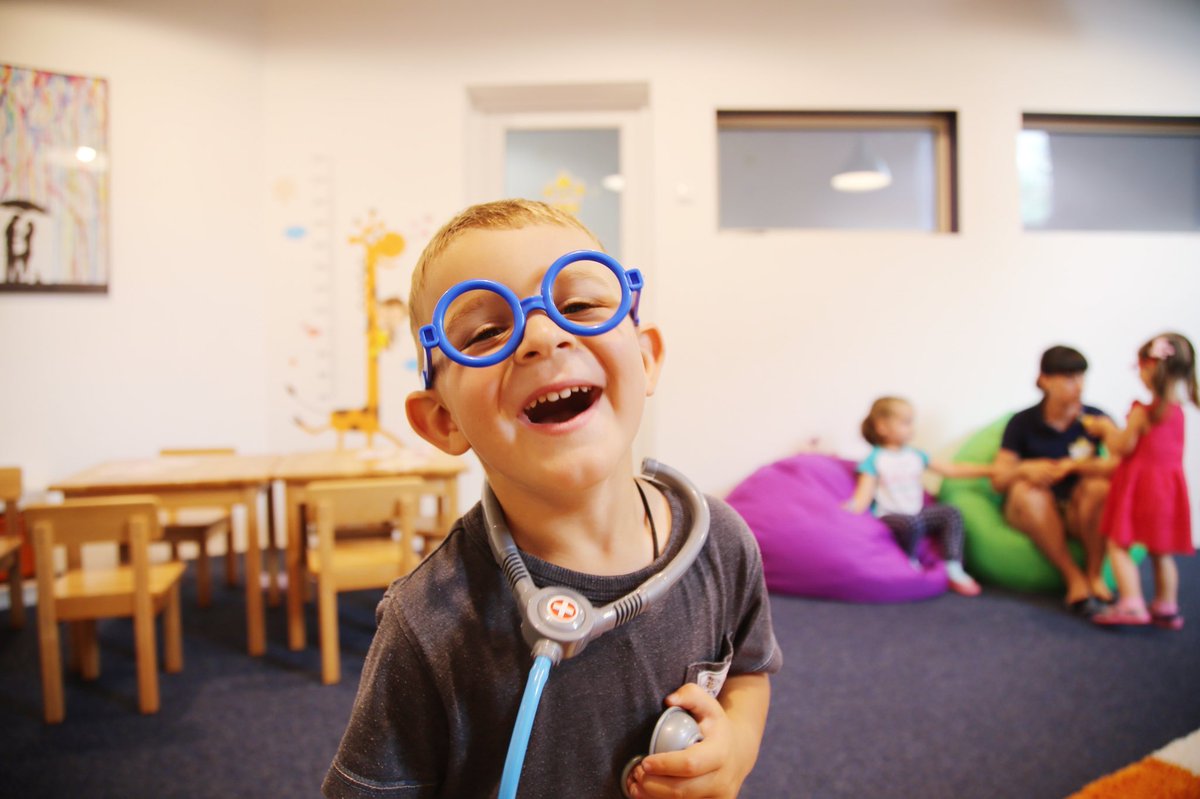 superstarters's tweet image. Діти навчаються у різному темпі, але цей процес не припиняється ніколи. Ми не можемо змусити їх навчатися швидше, так само, як і швидше рости. Наше завдання — створити можливості розвитку та дослідження світу, середовище, яке буде заохочувати їхню допитливість та зрощувати уяву.