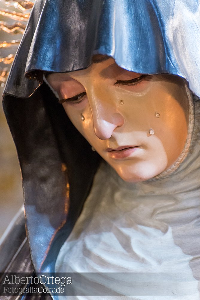 Quien fuera el pañuelo para secar tus lágrimas...
⛪️<a href="/SantoSepulcroGR/">Hdad.Santo Sepulcro</a> 
📷<a href="/aortegafoto/">Foto Alberto Ortega</a>