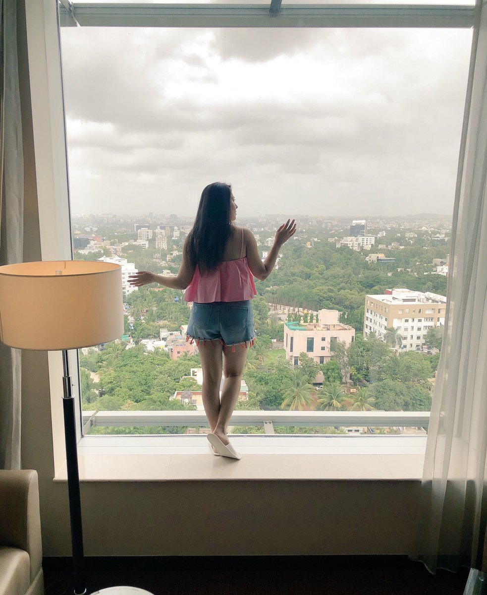 meSonalee's tweet photo. #justlikethat #filmyweekend #throughmywindow #monsoonvibe #inmycity #pune https://t.co/7flt7Drqg2