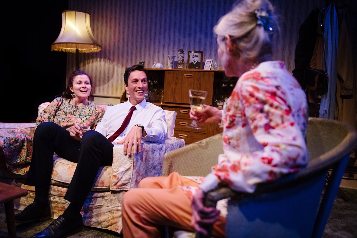 "The sadness and the humour are perfectly balanced" <a href="/NewJournal/">Camden New Journal</a> on COCKAMAMY running Saturday. Book at thehopetheatre.com/productions/co…