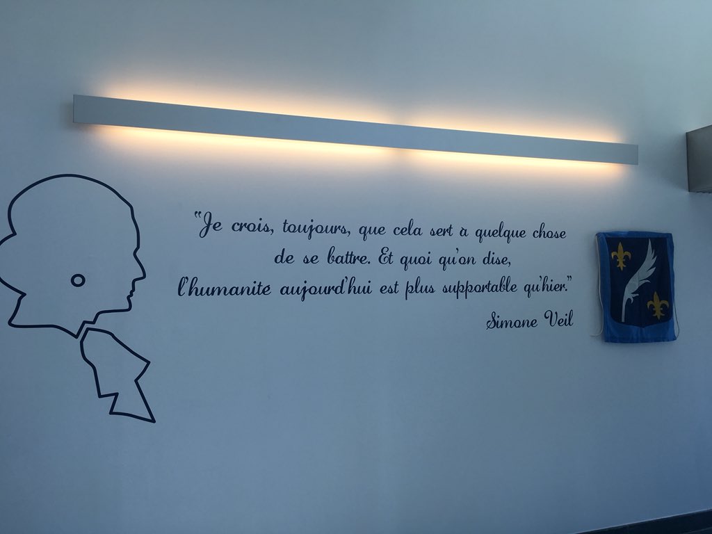 villecannes's tweet photo. 🔴 En direct de #Cannes
@davidlisnard baptise ce vendredi matin l’hôpital de Cannes du nom de #SimoneVeil, ministre de la #Santé, rescapée des camps nazis, figure emblématique de la libération de la femme, première présidente du @Europarl_FR, immortelle de l’#AcademieFrançaise... https://t.co/oKnthkpAht