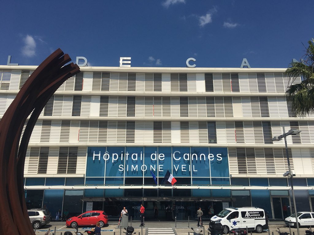 villecannes's tweet photo. 🔴 En direct de #Cannes
@davidlisnard baptise ce vendredi matin l’hôpital de Cannes du nom de #SimoneVeil, ministre de la #Santé, rescapée des camps nazis, figure emblématique de la libération de la femme, première présidente du @Europarl_FR, immortelle de l’#AcademieFrançaise... https://t.co/oKnthkpAht