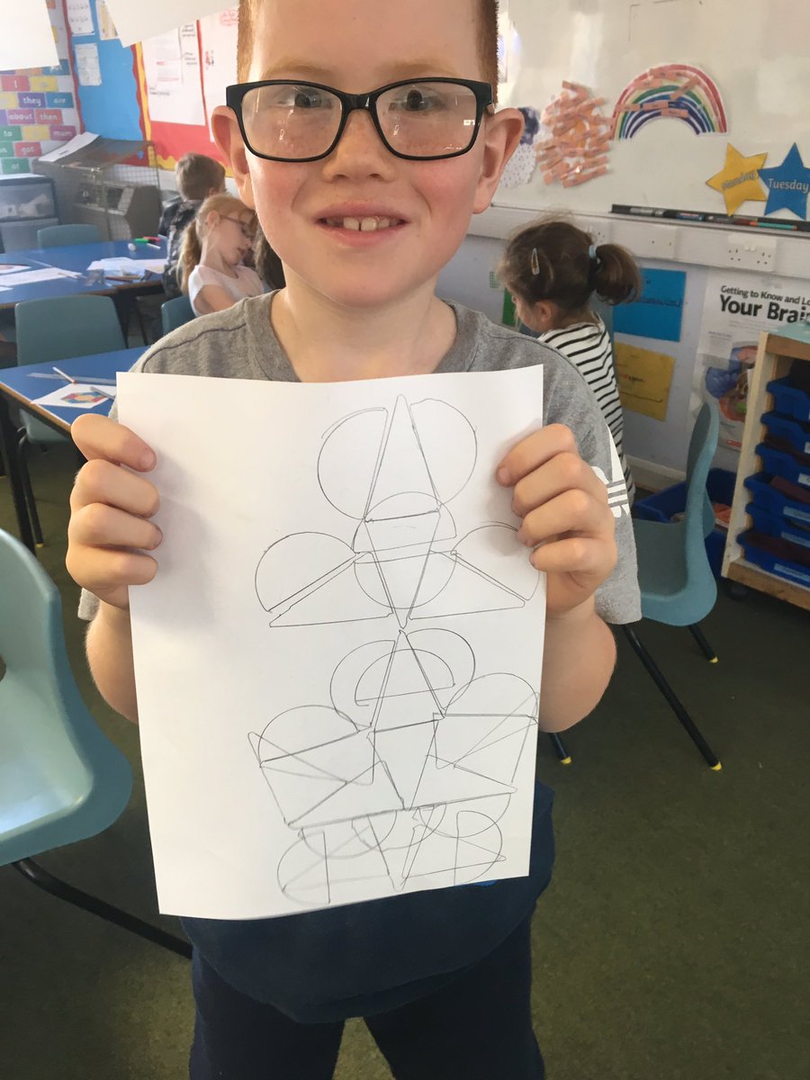MissBorgeat's tweet photo. Creating expanding geometric shape patterns @AbbotsPrimary @abbotsmaths https://t.co/kAnG3bnbWi