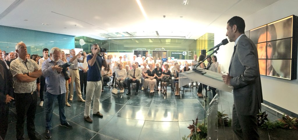 villecannes's tweet photo. 🔴 #Cannes #SimoneVeil
« Nous sommes attachés au service public de la santé, qui est d’une noblesse absolue. À cette universalité, cette vision française du soin qui va s’incarner désormais dans le nom de Simone Veil. Une grande femme pour un grand hôpital » @davidlisnard https://t.co/G2YjSs6SBu