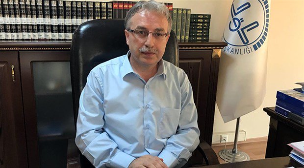BirGun_Gazetesi's tweet photo. Zonguldak Müftüsü: Ben canıgönülden bir yere gidip de denize giremedim. Bayanlarla karşılaşmamak için aynı martılar gibi kayaların üzerinden denize atlıyorum. Kimsenin olmadığı yerleri arıyorum
https://t.co/NGlVaFHlXF https://t.co/TGVtSa3SxQ
