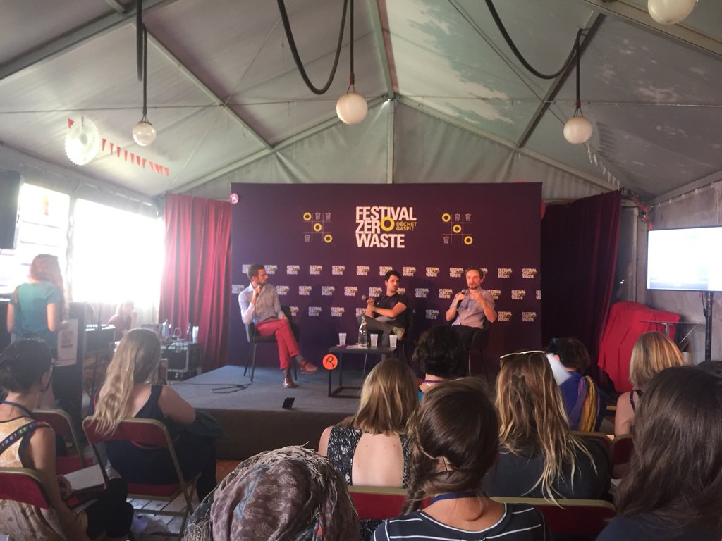 RoyaumeDattes's tweet photo. Aujourd’hui, l’équipe de @RoyaumeDattes en apprend un peu plus sur les futures directives européennes en matière d’économie circulaire au #FestivalZeroWaste @ZeroWasteFR ! #zerowaste #changemker #europe #ardd #agritech #fooodtech https://t.co/ekgFmd7BVC