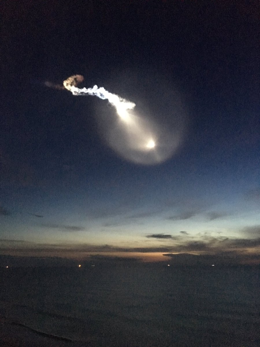 SwadeWade's tweet photo. #SpaceX launch, we have lift off. Great view from Melbourne, Florida. #icmcf https://t.co/YIrTtkutmg
