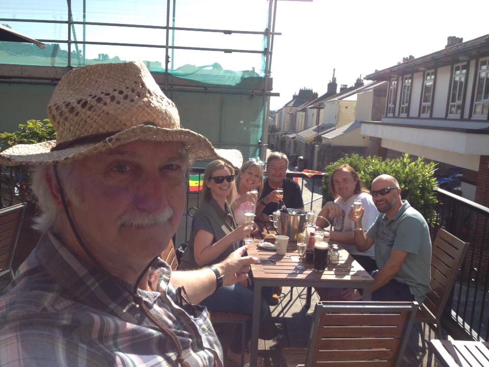 The al fresco brekkie team! Thanks @HollyJGreen for our voucher - we miss you 💜!! But @EmilySWood @TheDanDowns @mnorthmusic #bobster #keith were v happy to celebrate a sunny Friday!!!