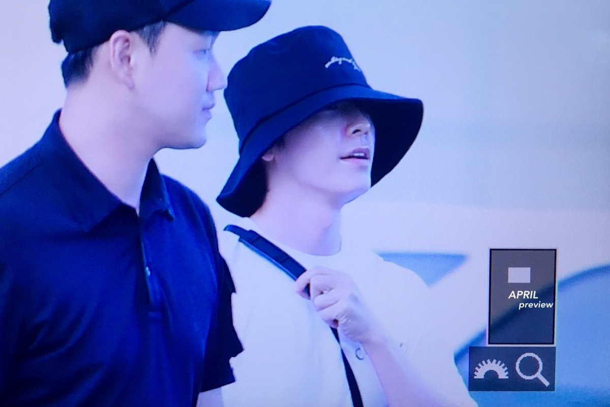 _Apple_Garden_'s tweet photo. Donghae at Incheon Airport, off to Manila for #SS7Manila 

[APRIL] https://t.co/Znn0FBCZB0