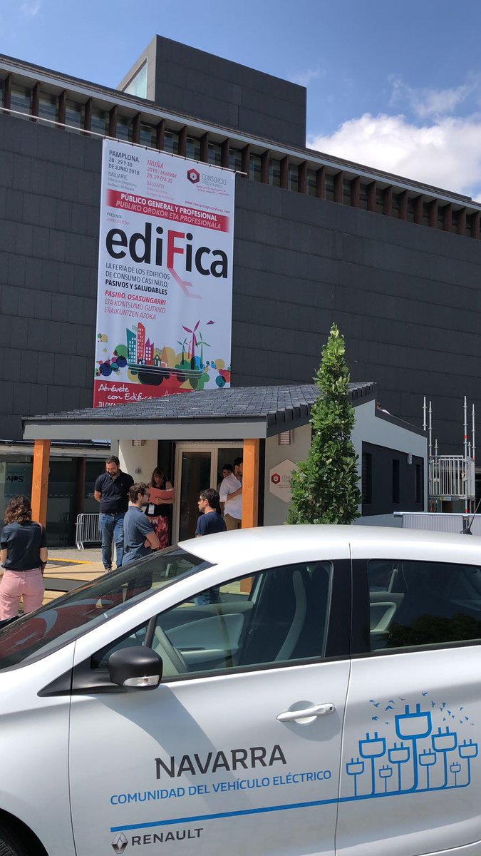 EvoWall's tweet photo. Éxito de afluencia en la #CasaPasiva construida por el @ConPassivHaus
Los beneficios son visibles sólo al entrar dentro. Las #CasasPasivas y edificios de consumo casi nulo #ECCN son el futuro!
Descúbrela en #ediFica, @baluarte
#ediFica18 #ediFica2018 #Passivhaus #Navarra https://t.co/bu3ydhSoj5