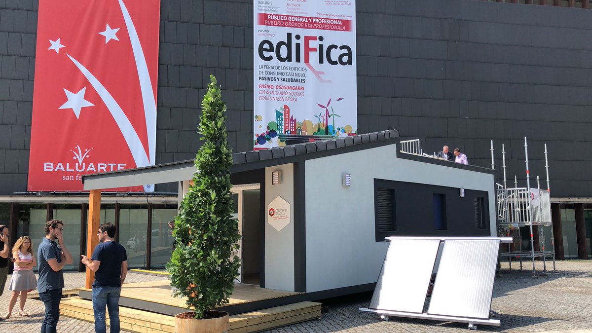 EvoWall's tweet photo. Éxito de afluencia en la #CasaPasiva construida por el @ConPassivHaus
Los beneficios son visibles sólo al entrar dentro. Las #CasasPasivas y edificios de consumo casi nulo #ECCN son el futuro!
Descúbrela en #ediFica, @baluarte
#ediFica18 #ediFica2018 #Passivhaus #Navarra https://t.co/bu3ydhSoj5