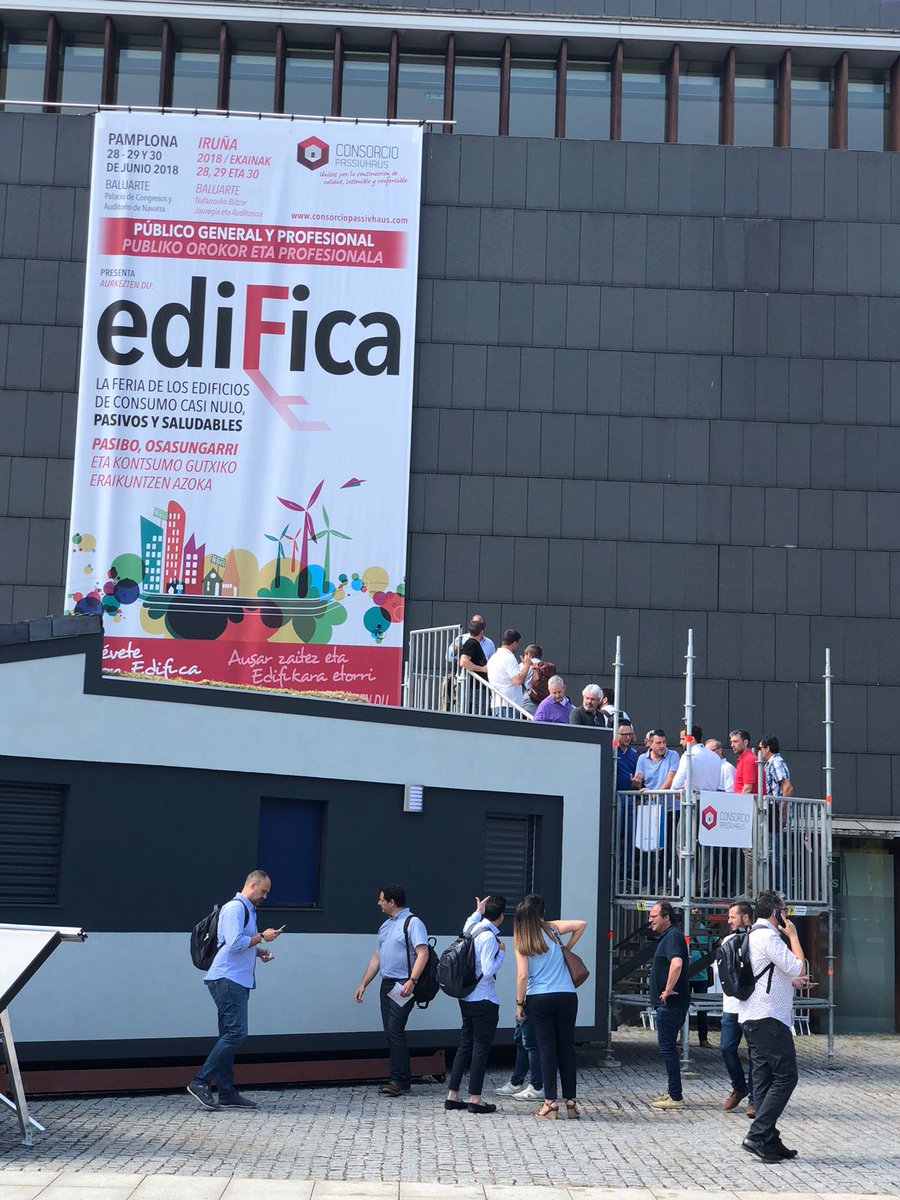 EvoWall's tweet photo. Éxito de afluencia en la #CasaPasiva construida por el @ConPassivHaus
Los beneficios son visibles sólo al entrar dentro. Las #CasasPasivas y edificios de consumo casi nulo #ECCN son el futuro!
Descúbrela en #ediFica, @baluarte
#ediFica18 #ediFica2018 #Passivhaus #Navarra https://t.co/bu3ydhSoj5