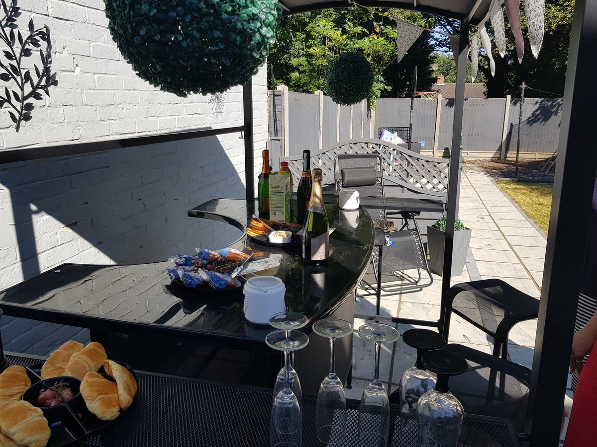 CKD_TheRiZe's tweet photo. #ProseccoOclock, Bad Mums Breakfast Club on Friday morning, we take it in turns every week to host. This week's topic, would we make more money selling vigra than cakes at the school fair 🤔
#badmums #FridayFeeling #FridayMotivation #single #weekendvibes #PTA #SundayFunday https://t.co/yTsVu6BGad