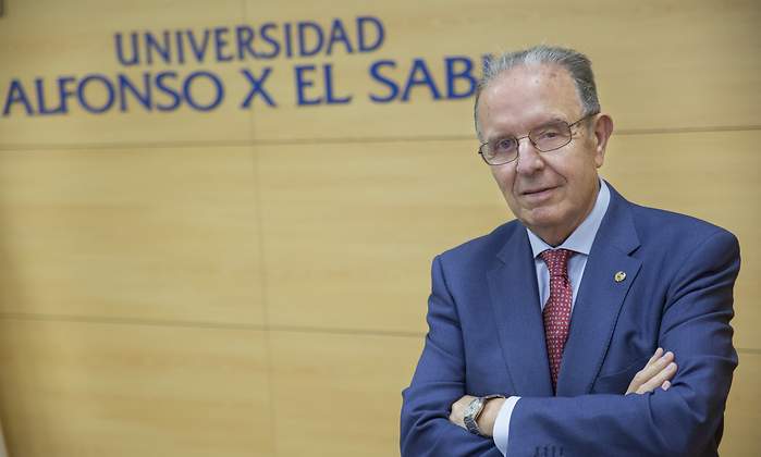 uaxuniversidad's tweet photo. Entrevista de @elEconomistaes a nuestro #RectorUAX José Domínguez de Posada: "El principal reto de la universidad es la internacionalización".
👇
https://t.co/9CD8t5jTzr https://t.co/nrtRjYnrLf