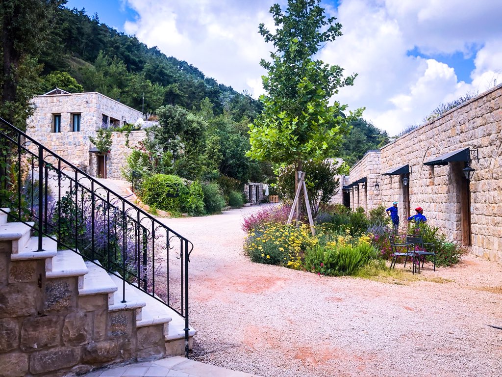 Virtu0uso's tweet photo. The Typical Village 😍
-Bkerzay, Chouf https://t.co/MBZIB2ckmx