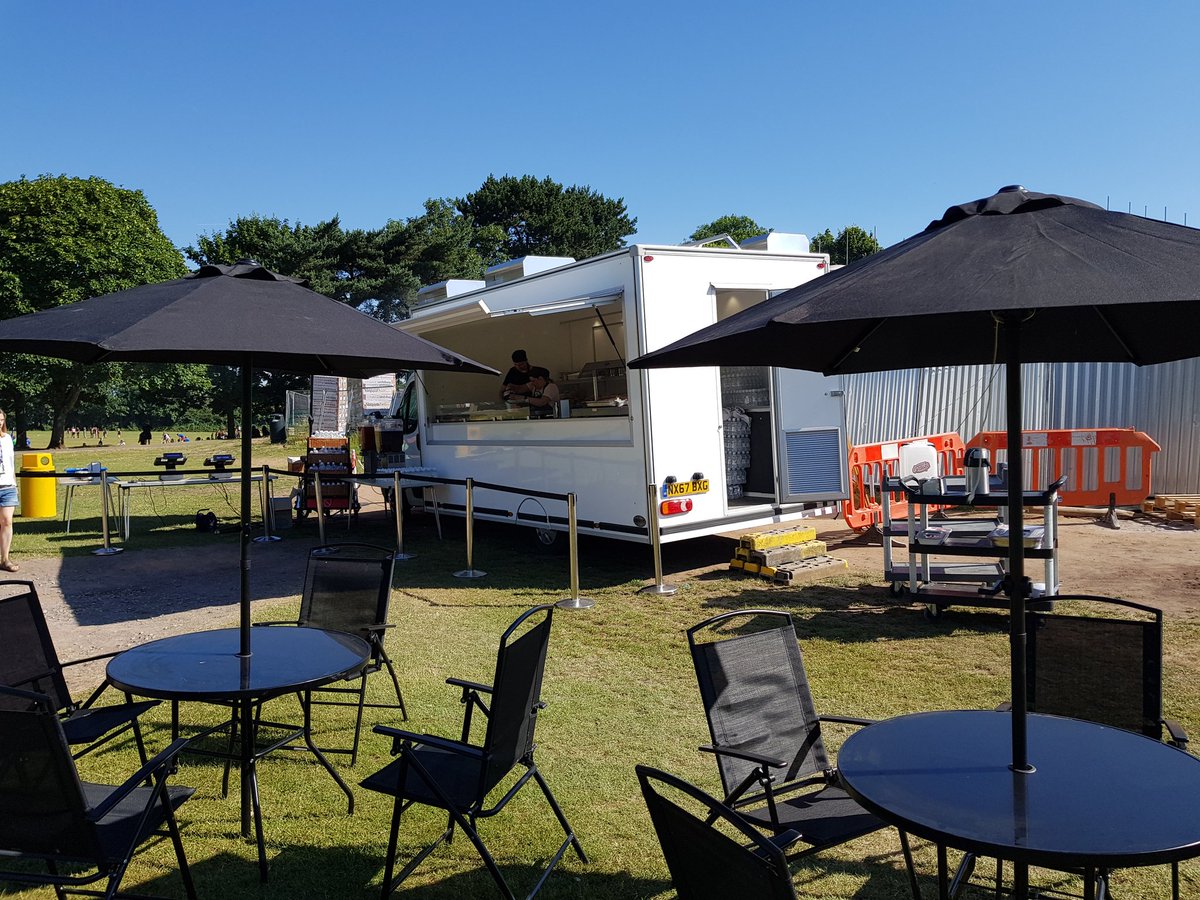 CASFchartwells's tweet photo. Sports day BBQ @ChurchillAcad #1/4beefburgers #jumbosausages https://t.co/23muRwhmv6