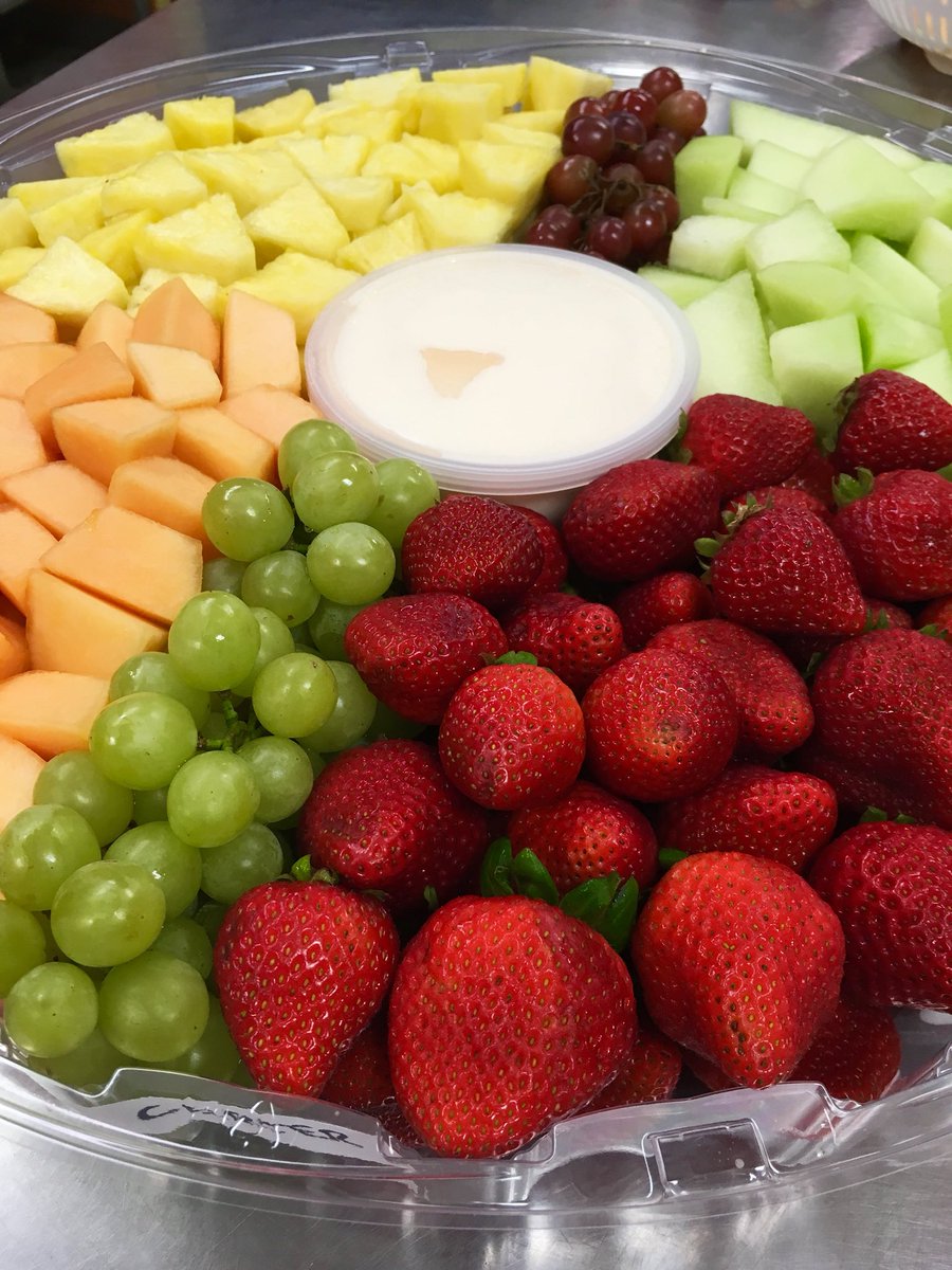 bridgetownfiner's tweet image. The best summer has to offer! #FruitTray #PartyTime #Refreshing