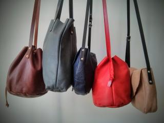 WOWZER!! One place suddenly available on this AMAZING course with Esther due to a cancellation. Get in there whilst you can, or rue the day, my friends... more info here: dartington.org/event/crafted-… <a href="/dartingtoncraft/">The Craft Revolution</a> <a href="/DartingtonArts/">Dartington Arts</a> #MakeYourMark #createsomething #bagfestish