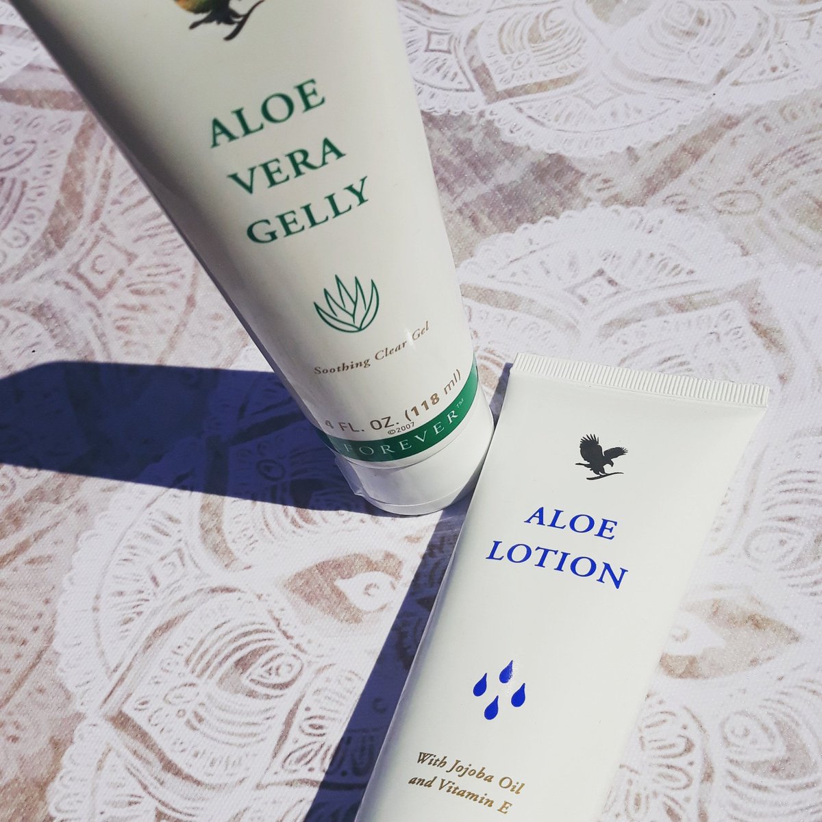 From_Fiona's tweet photo. 😳POST-SUN SKIN CARE ROUTINE😳

If you need some post sun skincare, I can help!

Soothe with Aloe Vera Gelly &amp; Hydrate with Aloe Lotion

Stock up &amp; buy through my online shop here https://t.co/EGzfvKthJW

#Heatwave #heatwaveireland #skincare #flpireland https://t.co/sYSBCJGG5C