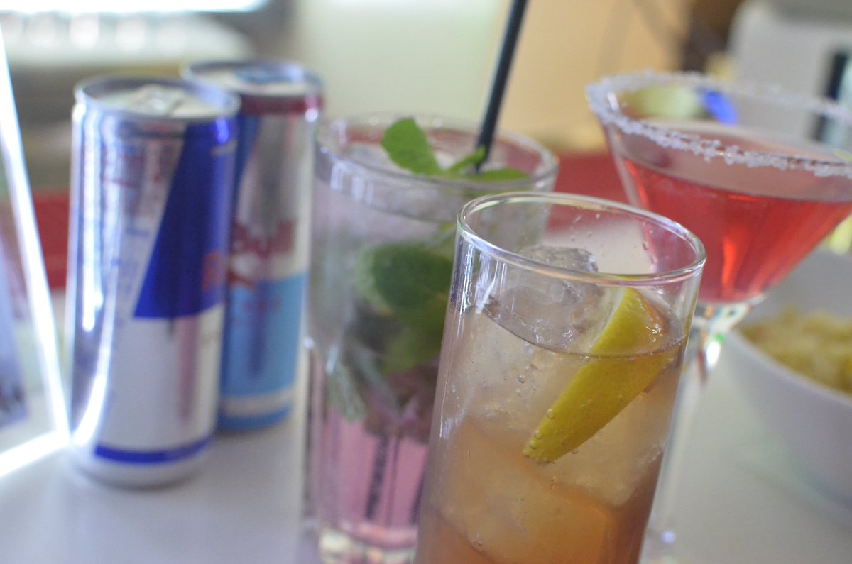 333lounge's tweet photo. 昨日のワールドカップは、結果は残念でしたが、当店でも一丸となって応援しました⚽
大盛り上がりでしたね！

寝不足の方も多いと思いますが、今夜は6月最後の華金です🍻
飲まずにはいられませんね！

今宵もお待ちしております💃

#トリプルスリー
#conceptB https://t.co/QzmnRYsQDf