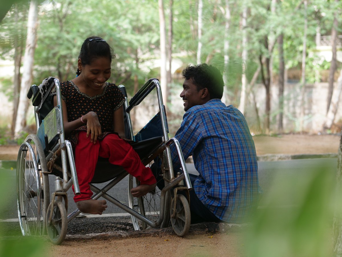 HumansofHyd's tweet photo. "My father has taught me the best lessons in life that I remember and follow even today. He was a school...
Full Story >> https://t.co/becRuojIWb
#Fatherhood #Diability #Notaweakness #Courageous #Strongheaded #Brotherlikefather #Pillarofstrength #Humans #Humansofhyderabad https://t.co/MlCfJQ7EKX
