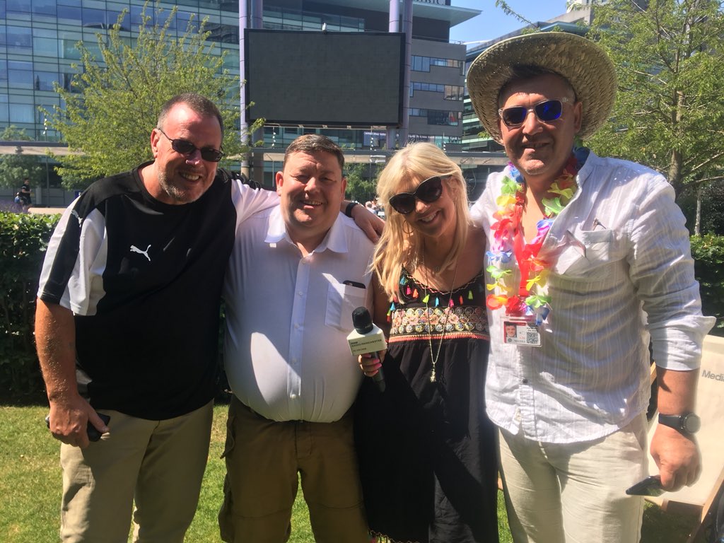BBCRadioManc's tweet photo. Here we are doing the show in the Sunshiiine! Whatβs your 3 Word Weekend? #BeckyWant #Lunchtimers https://t.co/9ocw9udziY
