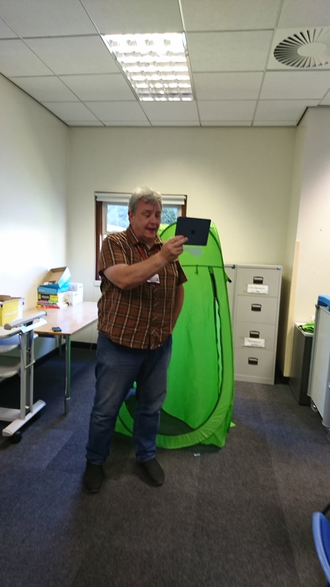 CatherineETeach's tweet image. Rob Southall using flip grid to explain how he is going to use Canva #CreateLab #StaffCpd @Flipgrid @canva @coleggwent