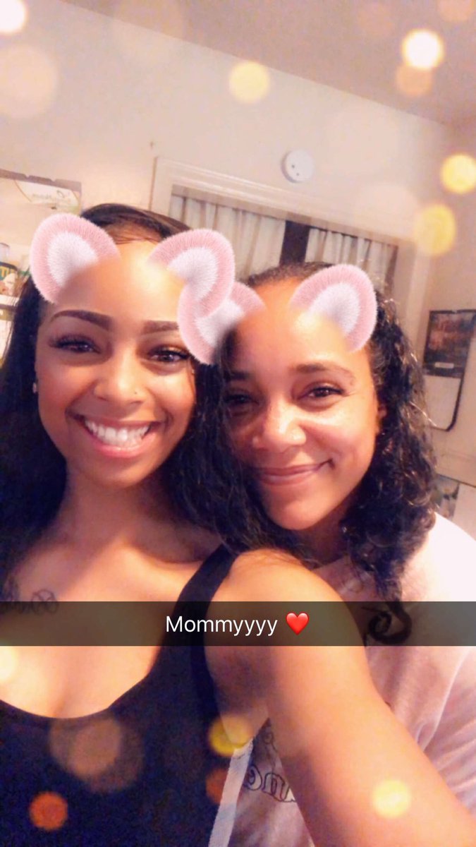 AllEyessOnMee's tweet photo. My twin ❤️ https://t.co/Rk6FUVobIO