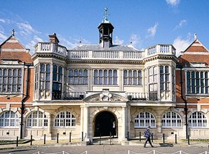 Barnet Council has today published a report which proposes undertaking a review to enable a potential realignment of the council’s partnership with Capita: ow.ly/jcoR30kISZK