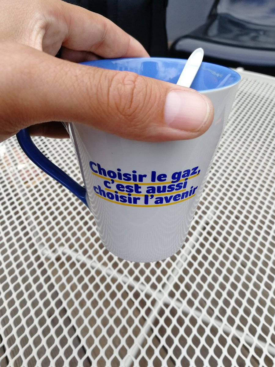 jeanmanuel5's tweet photo. @filbiniou @GRDF @TristanDBLV @CAlvadoBrette @laruicciaurel @GarciaPierric @capucinelav @WLGaz Merci à vous deux c'était un bon moment ! Heureux d'avoir pu évoquer mon expérience Shadow ! #grdfdigital #grdfcentre #ambassadeurdudigital

P.S : Merci pour les tasses 😉👍 https://t.co/ZTEGsfvq4R