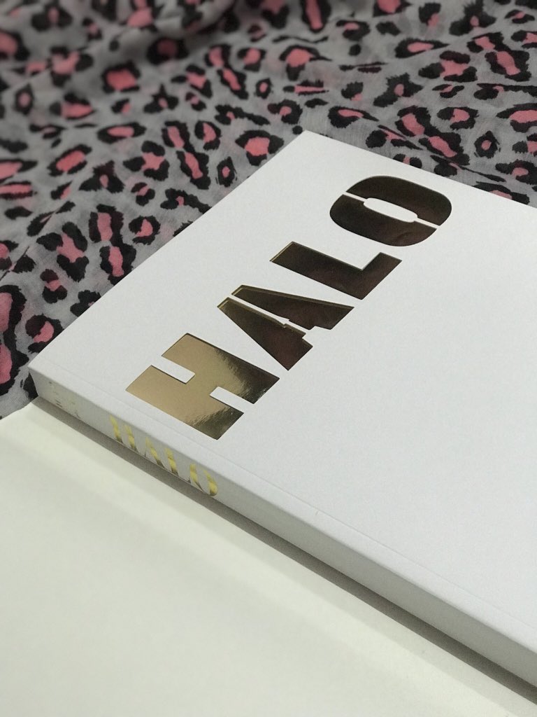 4ssssale's tweet photo. #ขาย #พร้อมส่ง #Halo1stphotobook #Halo #Tiffany #ทิฟฟานี่ #ตลาดนัดโซชิ #ตลาดนัดโซวอน #SNSD 600 รวมส่งลงทะเบียน pbมีความหนัก 😅 https://t.co/2SGbuusCZp