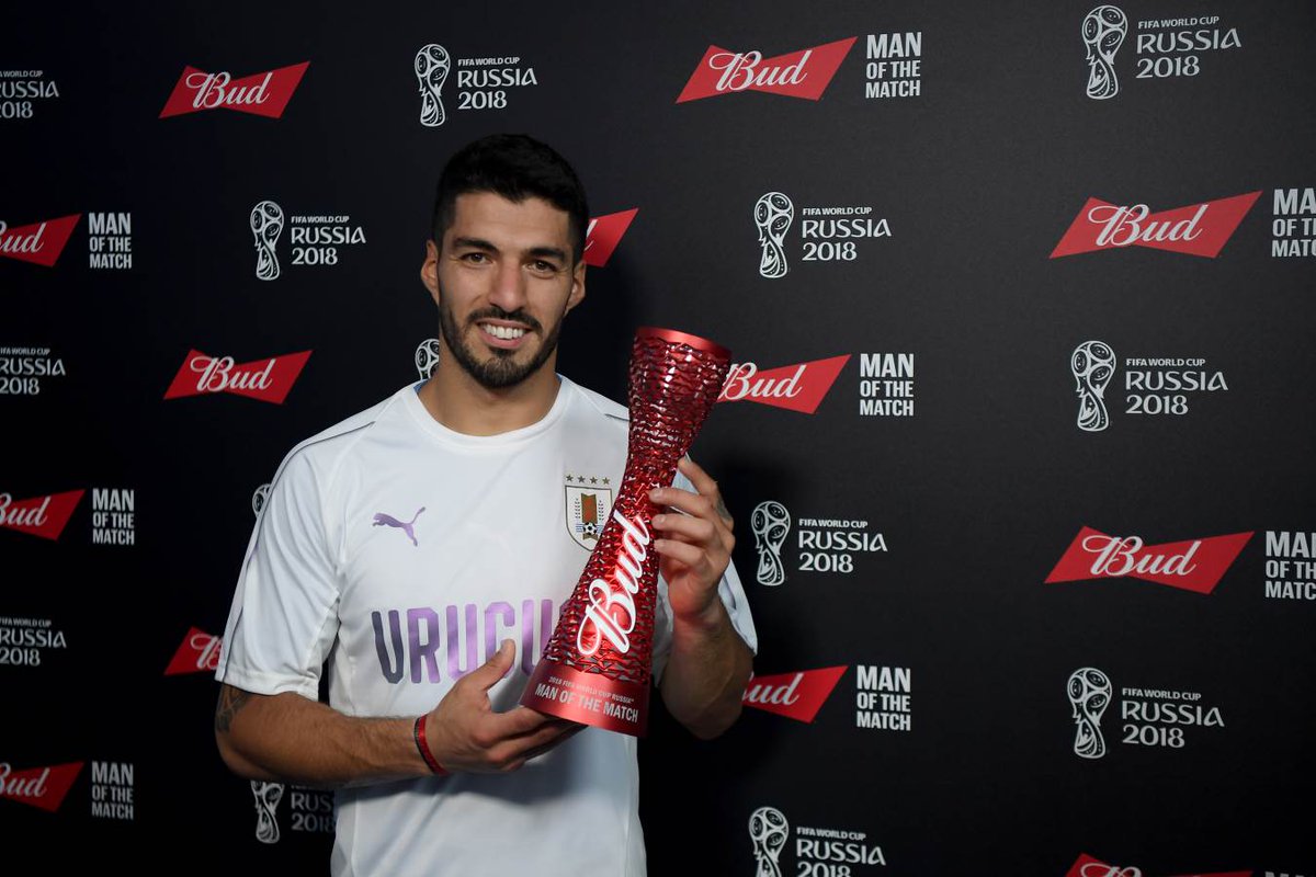 🇺🇾 <a href="/LuisSuarez9/">Luis Suárez</a> 🏆🏆
🇧🇷 <a href="/Phil_Coutinho/">Philipe Coutinho</a> 🏆🏆
🇦🇷 Leo #Messi 🏆
🇧🇷 <a href="/paulinhop8/">Paulinho</a> 🏆
🇨🇴 Yerry Mina 🏆

👏👏 El <a href="/FCBarcelona/">FC Barcelona</a> acumula ya 7 MVP's del partido en #Rusia2018, más que cualquier otro club 🔵🔴 #BarçaWorldCup