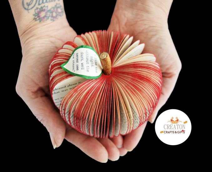 WowThankYou's tweet photo. Say, 'Thank You!' to your favourite teacher with a stylish personalised gift https://t.co/LfrY7bRob9 #buyhandmade #personalisedgifts #wowthankyou https://t.co/CvP9Tett7c