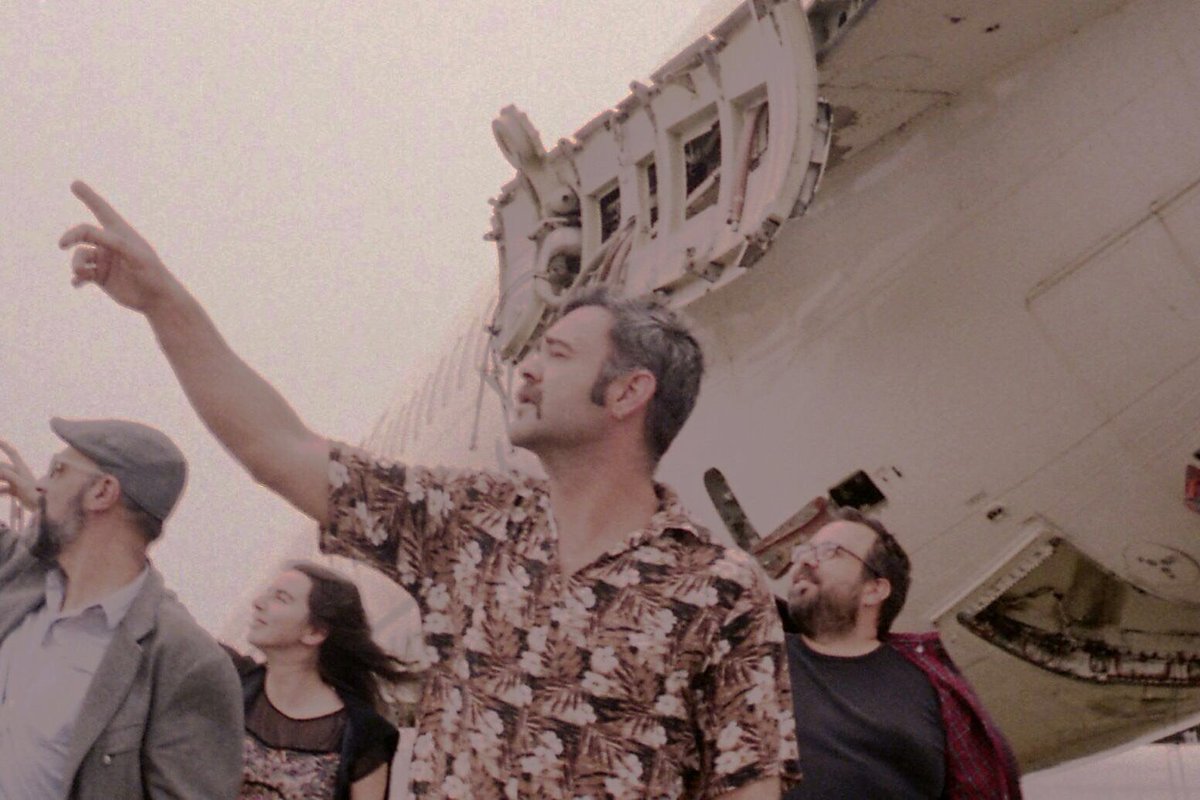 Hombrespajaro estrenan evocador nuevo videoclip para 'La mano en el fuego', su portentoso nuevo single
europapress.es/cultura/musica… Estreno exclusivo de <a href="/europapress/">Europa Press</a>