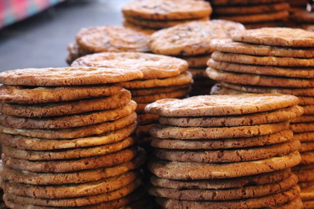 Friday treats never looked so good 🙌🏻 #tgif #cookies #baking