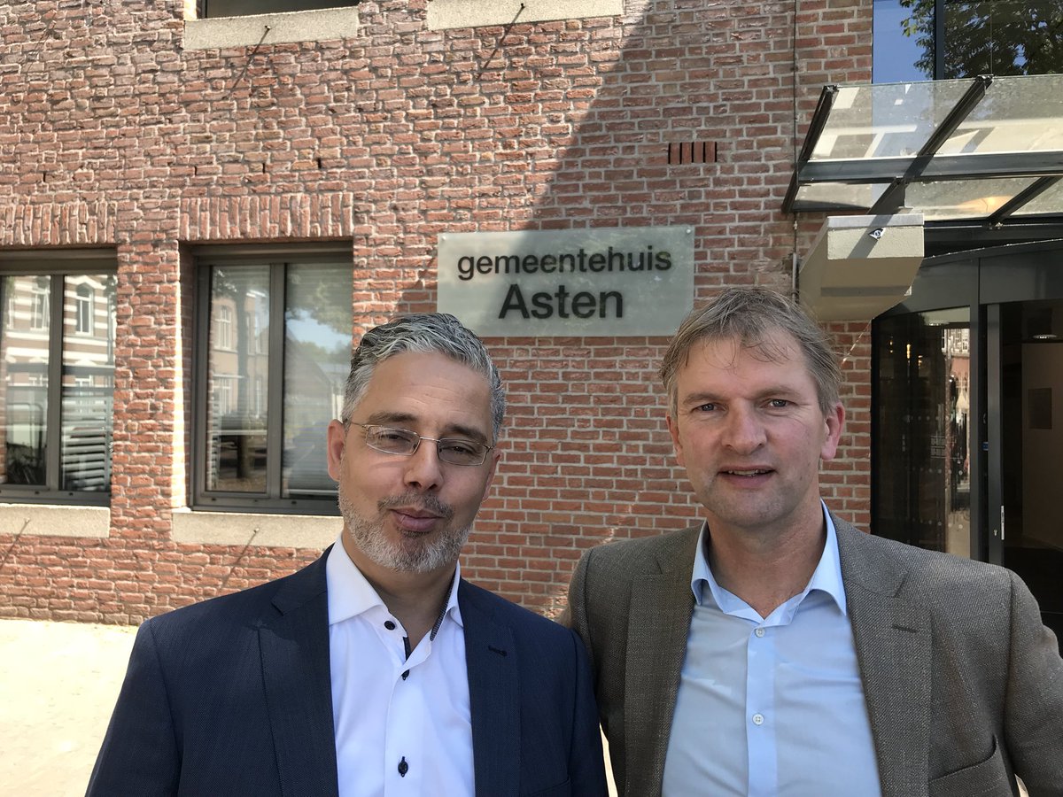 mvonmartels's tweet photo. Vandaag op pad met collega @MustafaAmhaouch. In #Asten gesproken met regionale bestuurders over mobiliteit. #A67 #Truckparkings #inhaalverboden #smartwayz https://t.co/fGysRaxplU