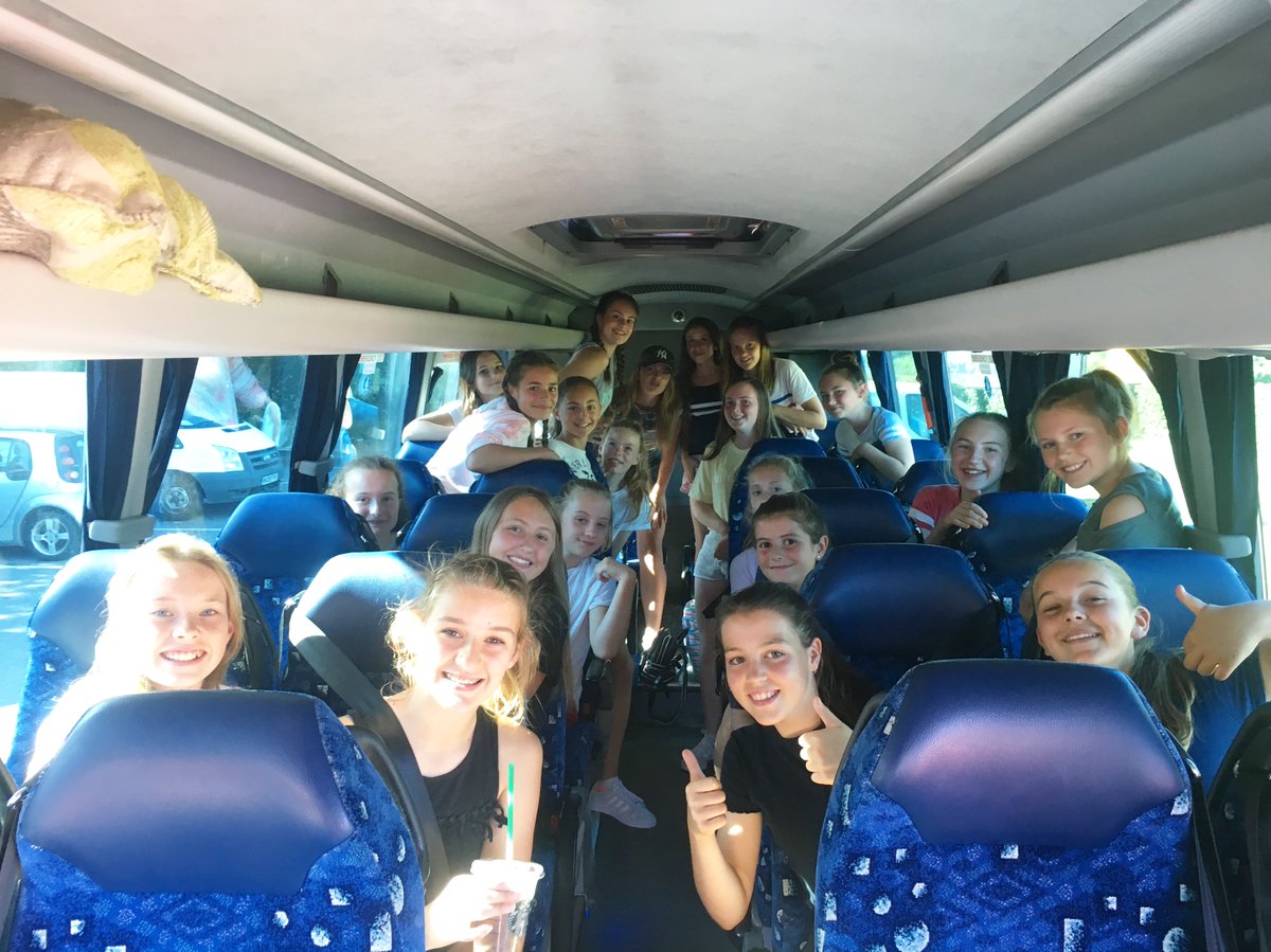 MagicNetball's tweet photo. TOUR 2018 LET'S GO!!!! 💖🖤 #magicontour #proudtobemagic #magicnetballclub #netballweekender #makingmemories #workhardplayharder https://t.co/3c3Lh2cTsL