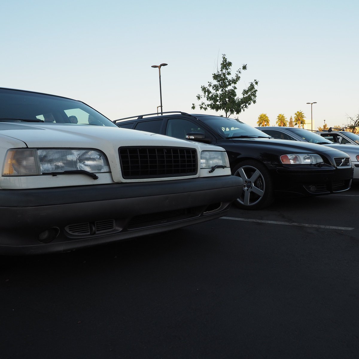 SacVolvoClub's tweet photo. October 20, 2018: Sac Volvo Club Meet-Up with Folsom Cars &amp; Coffee! 

https://t.co/CEz4UgEgUX 

https://t.co/905csA5dBd 

#SacVCOA #CarsandCoffee https://t.co/vyZz5Iaw13