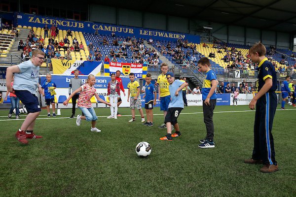 Morgen om 10.30 uur staat de eerste training van het nieuwe seizoen op het programma en uiteraard zijn alle nieuwe aanwinsten daar van de partij! jij komt toch ook?!