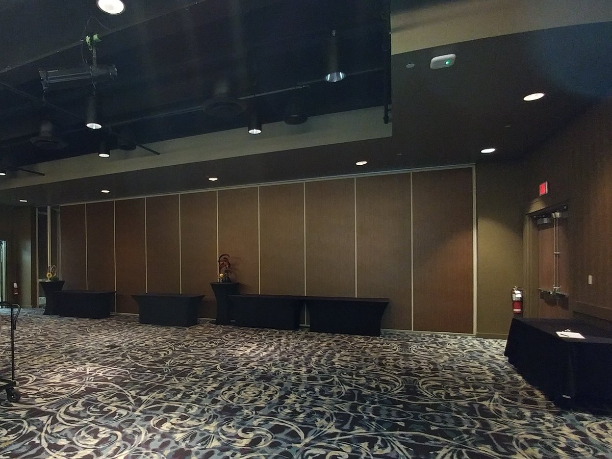 cpdistributors's tweet image. Thanks to our @cpdistributors #installation department in #calgary for sending in these beautiful #operable #walls we #installed at the @HotelArtsYYC