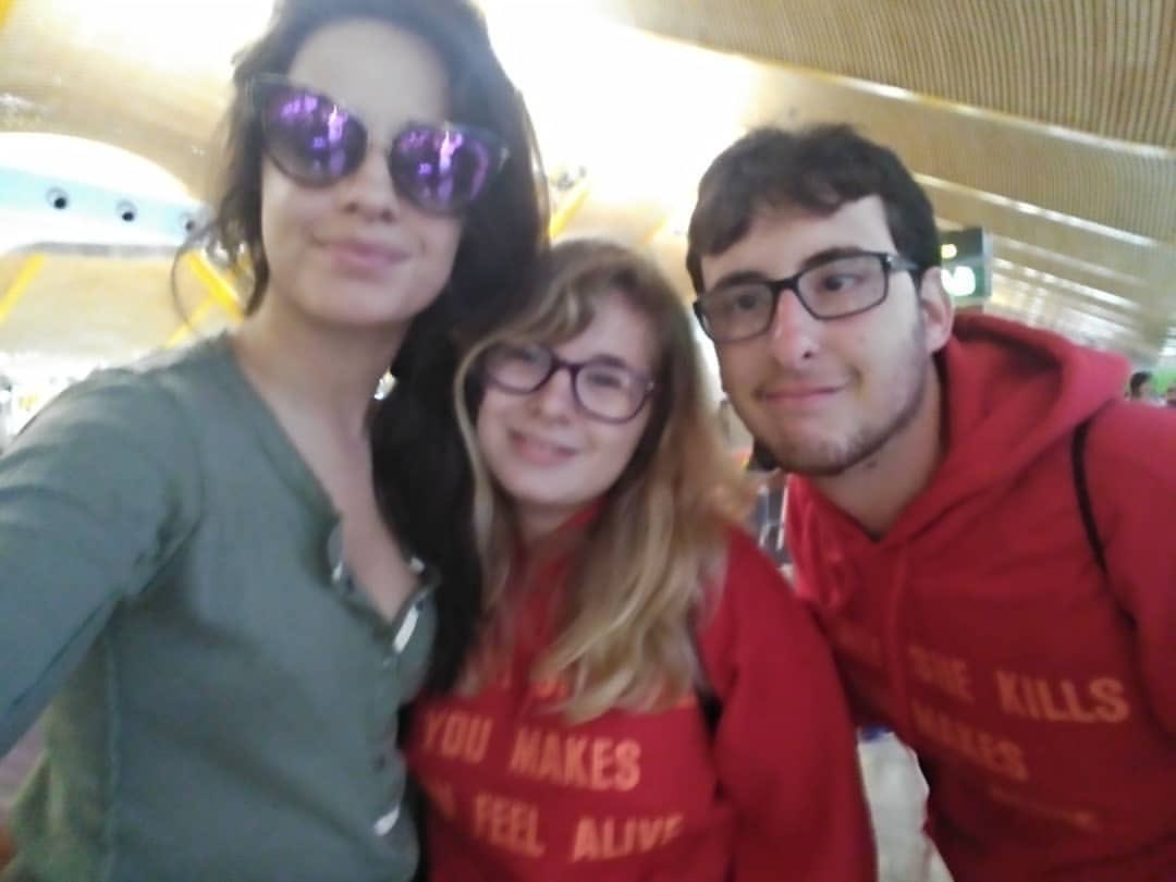CCabelloNews2's tweet photo. Camila with fans today (via cheynowvlog on Instagram) https://t.co/bo6Qa5nnTq