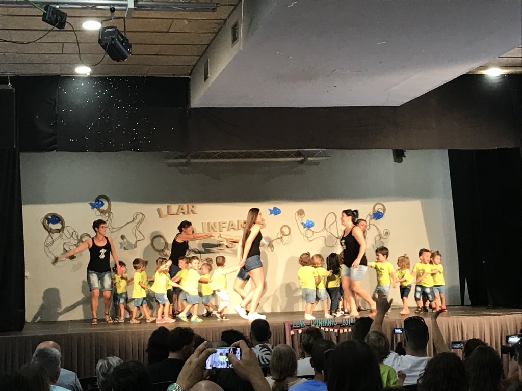 david_font's tweet photo. S’ho passen pipa, els més petits i les profes. Amb un projecte educatiu 0-3 anys molt potent, la llar d’infants Estel tanca un altre curs. Fins l’any vinent!!! #Gironella https://t.co/Tl3qpeUg5y