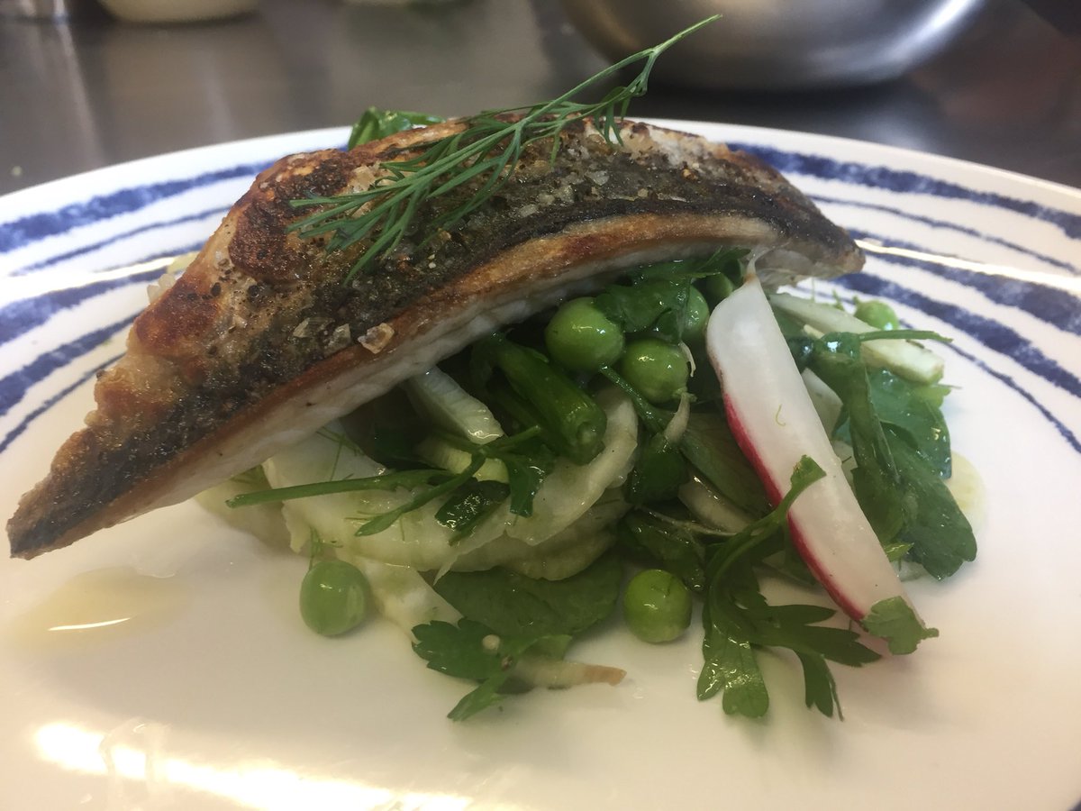 inthekitchen101's tweet photo. Fish class on Saturday 14th! Fry, bake and eat your way to happiness with this hands on cooking class using seasonal and local ingredients as well as learning various cooking techniques and knife skills! Email or call to book! @ThePigGuide @Lux_Rewards @bathindiechat https://t.co/VPzyJcwCYm